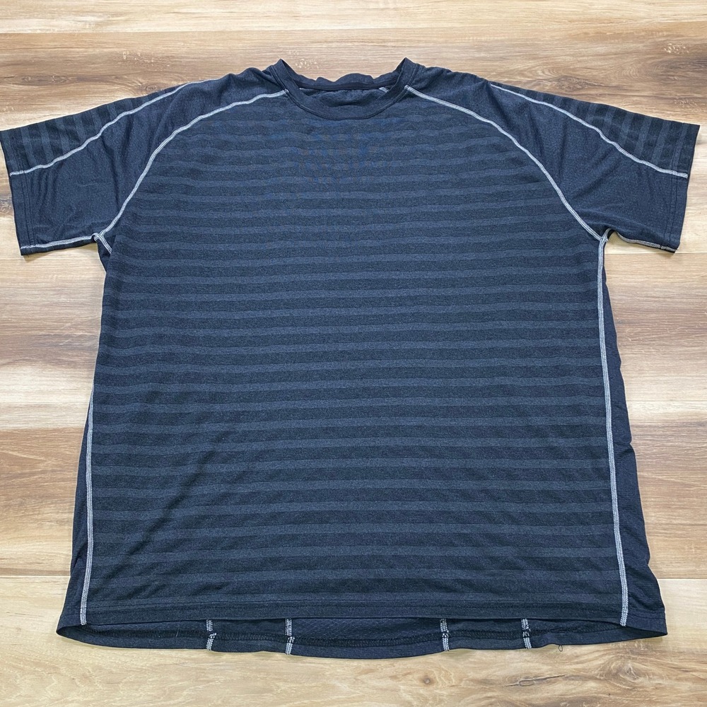 Avalanche Mens Athletic Shirt XL Striped Short Sleeve Workout Top Black
